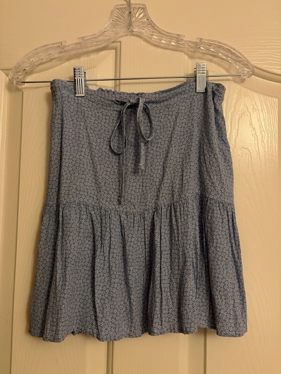 Brandy Melville Dresses & Skirts - Brandy Melville Light Blue Floral Tiered Mini Skirt with Drawstring